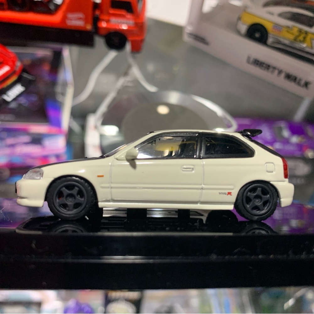 Hj64 Civic Type R - Picture 2 of 4